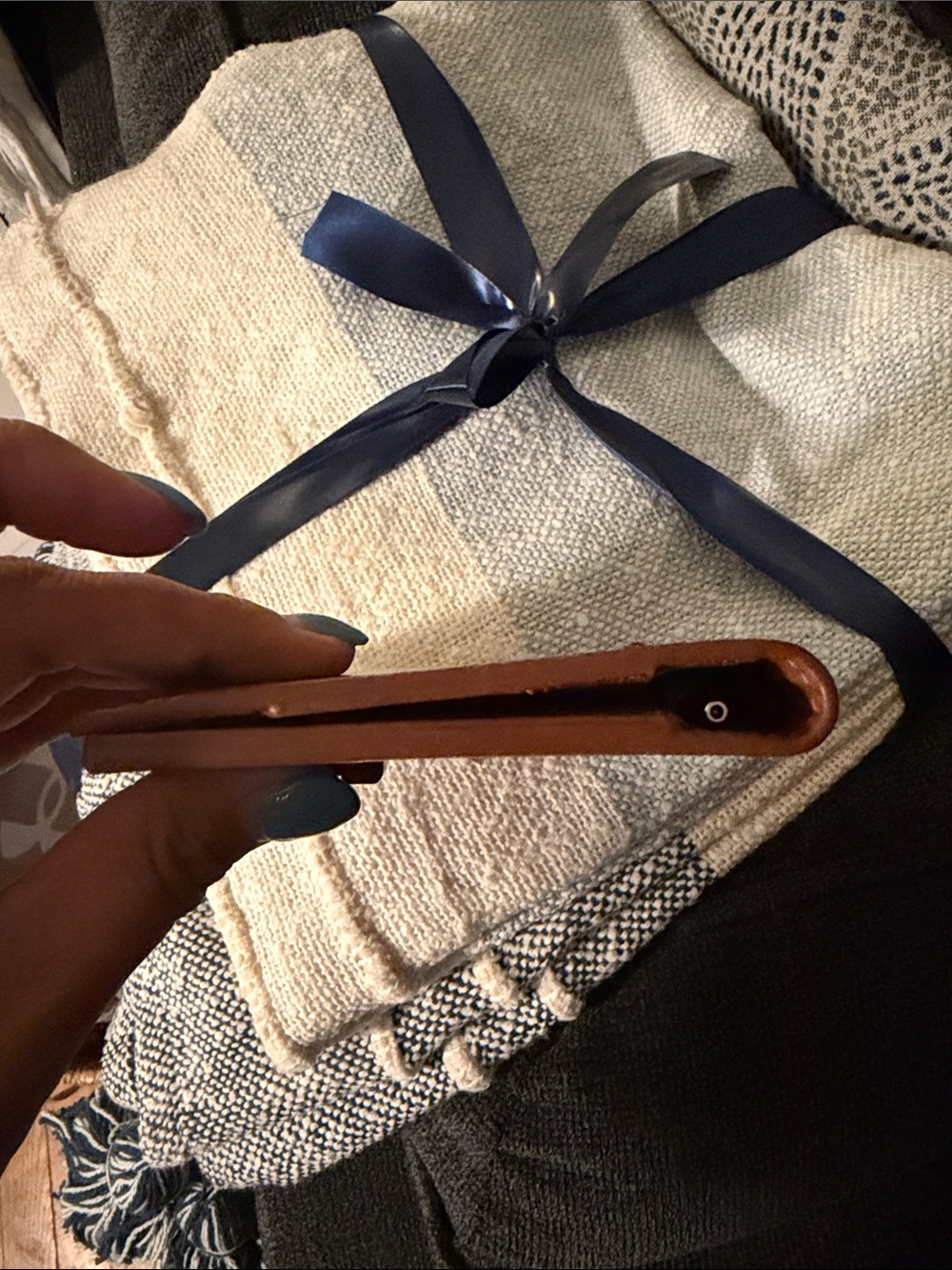 BEIS Tan Leather Passport Wallet with Pen Loop - Picture 7 of 8